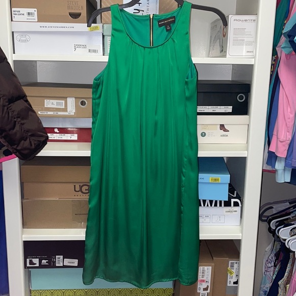 Women’s dress - Picture 1 of 1